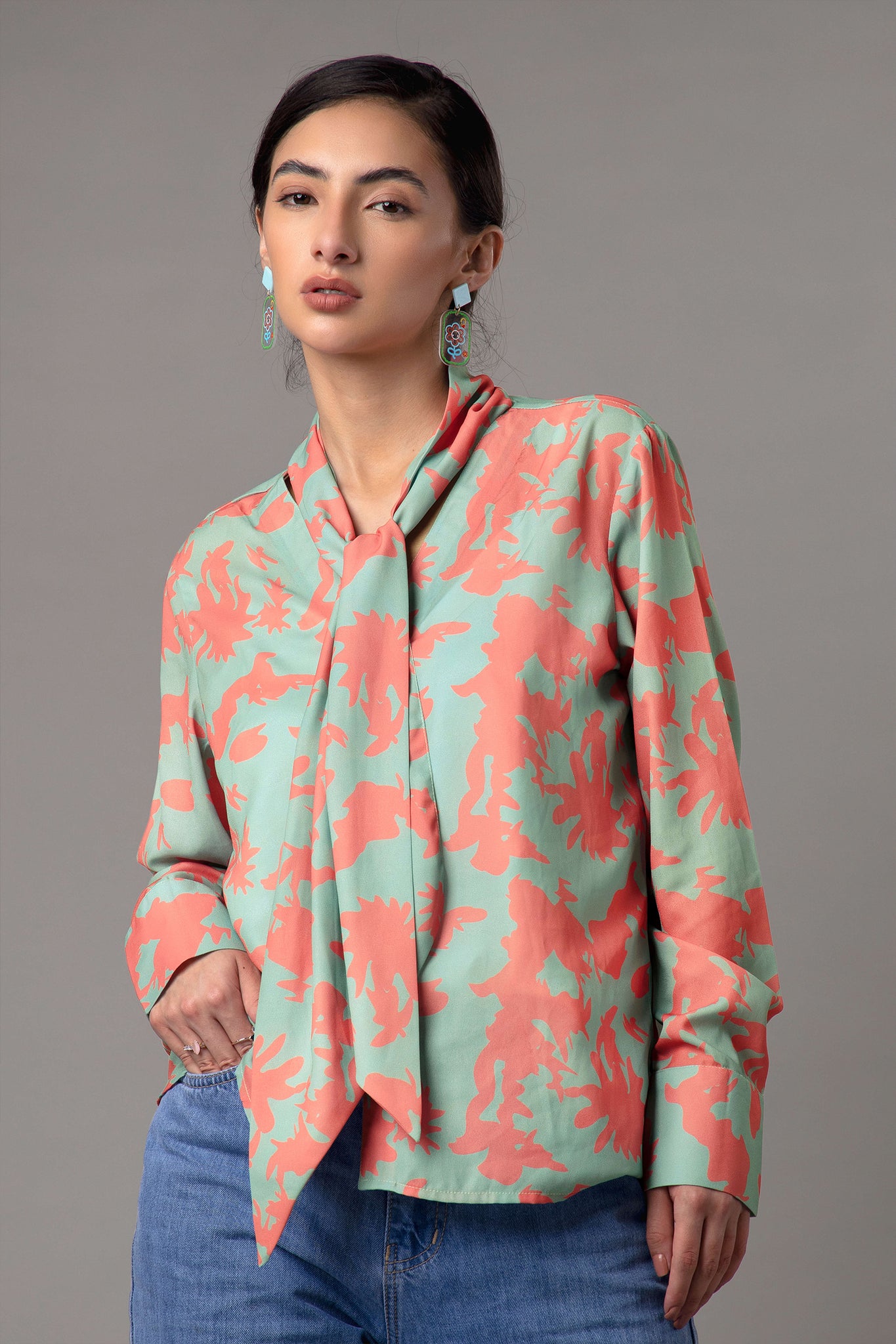 Abstract Regular Fit Attached Scarf Shirt