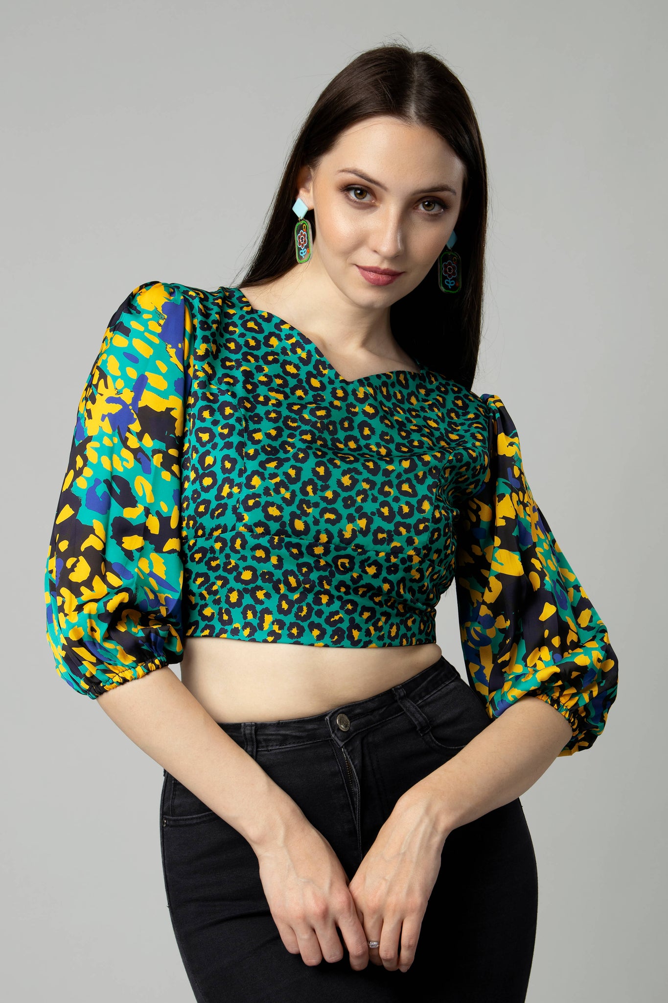 Abstract V Neck Puff Sleeve Top